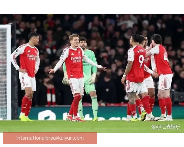 英超阿森纳与曼城的争夺战将决定冠军归属